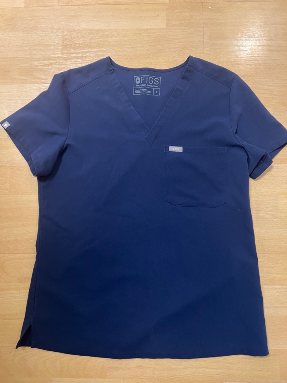 FIGS Catarina One Pocket Scrub Top - Navy